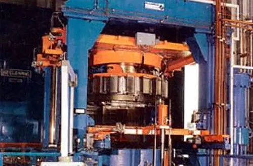 The high pressure hydroforming machine